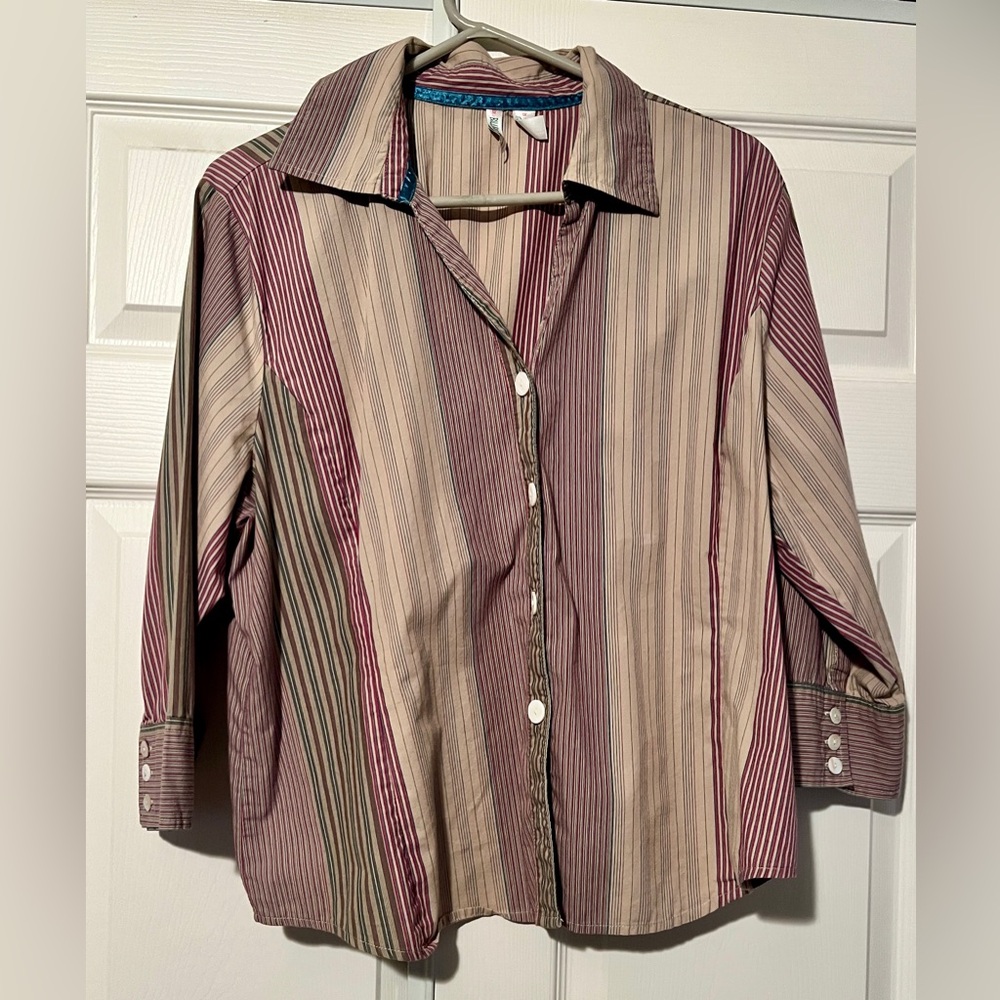 Bill Blass 1X Tan/red Striped button down collared 3/4 sleeve top